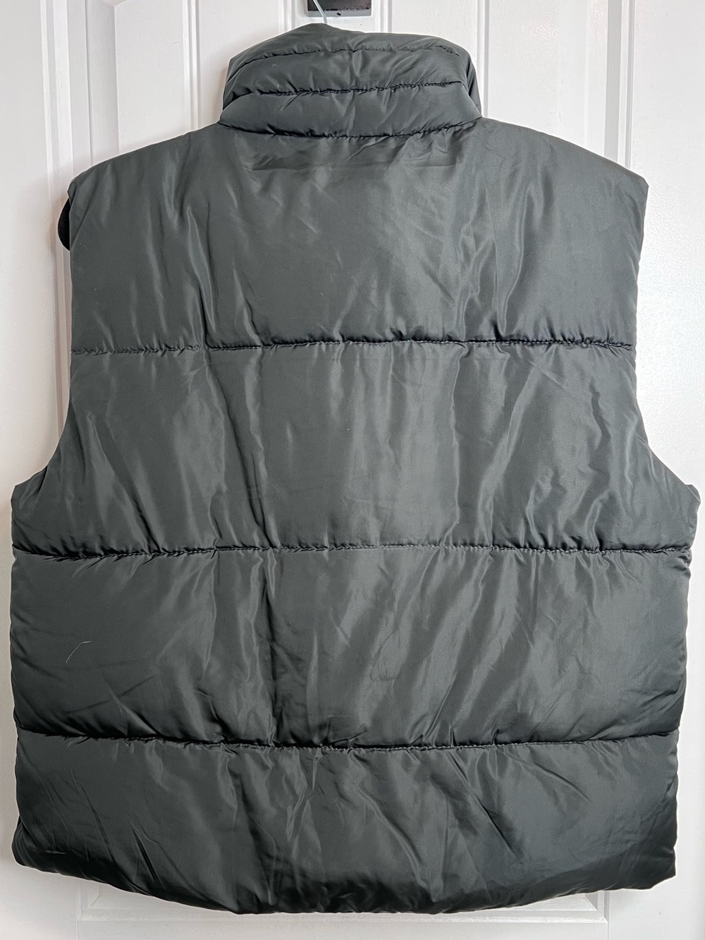 BDG Urban Outfitters Ladies Black High Collar Quilted Puffer‎ Vest. Size Medium. - Picture 5 of 13